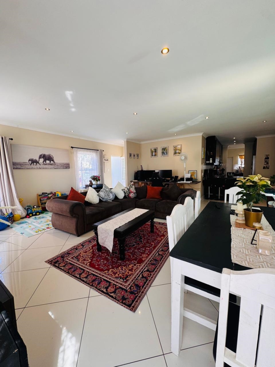 To Let 3 Bedroom Property for Rent in Fernwood Western Cape